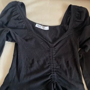 Zara  Black cropped Knit Top P2P:14” Length:14”GUC